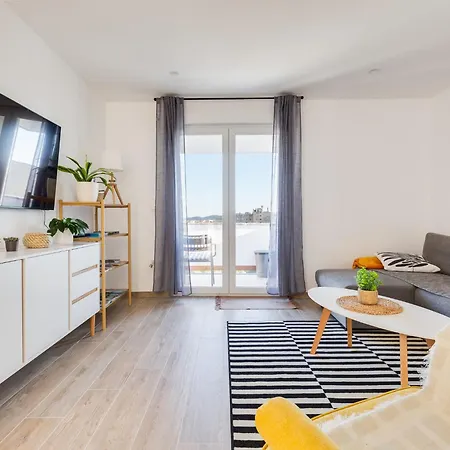 Sea & By Interhome Zára
